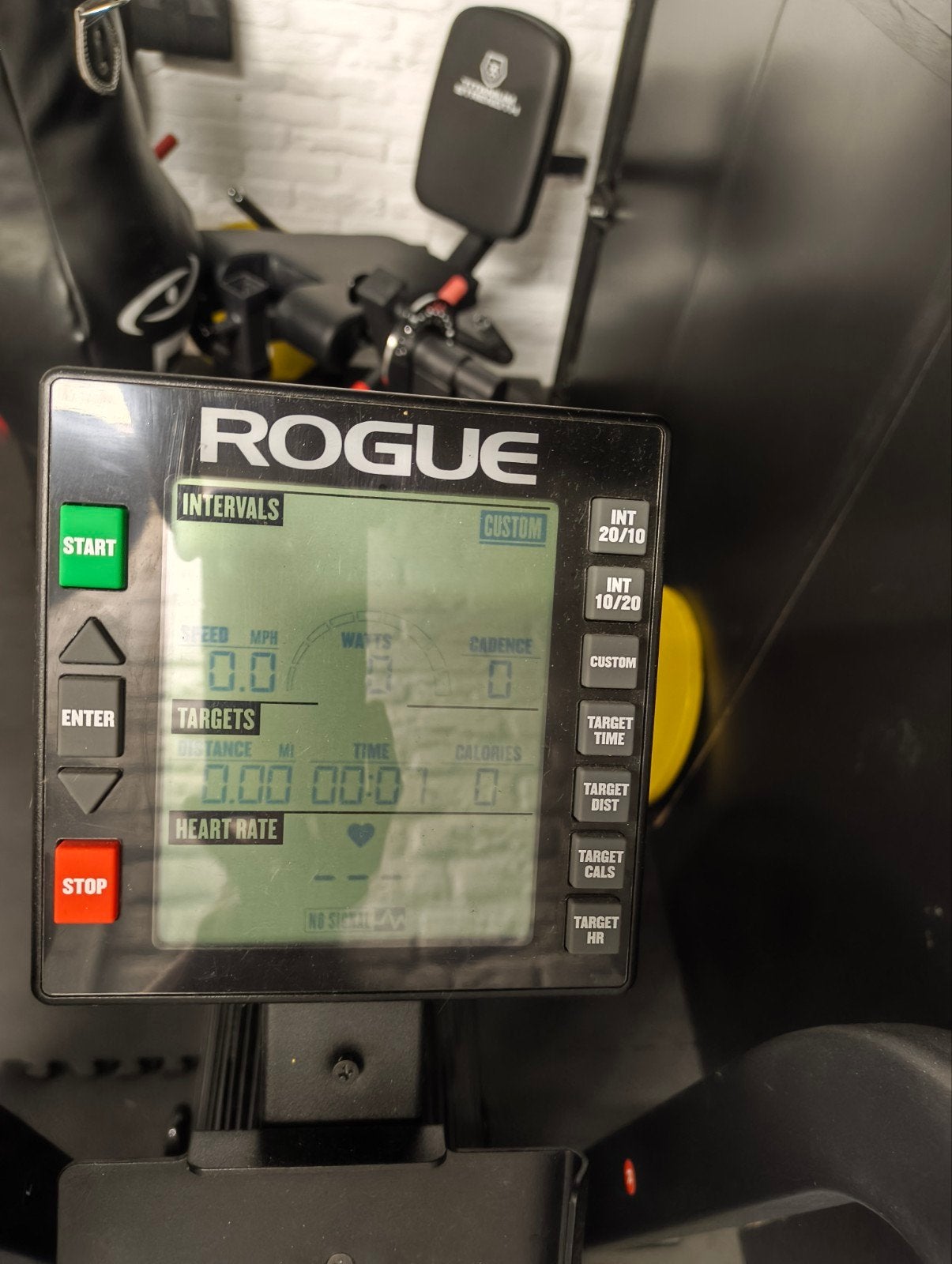Rogue Echo Bike met windguard en telefoonhouder, Sport en Fitness, Ophalen, Zo goed als nieuw