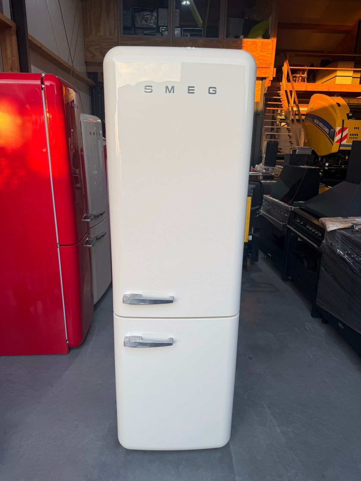 Smeg Koelkast met Vriezer - Crème - No Frost, Witgoed en Apparatuur, Koelkasten en IJskasten, 200 liter of meer, 60 cm of meer