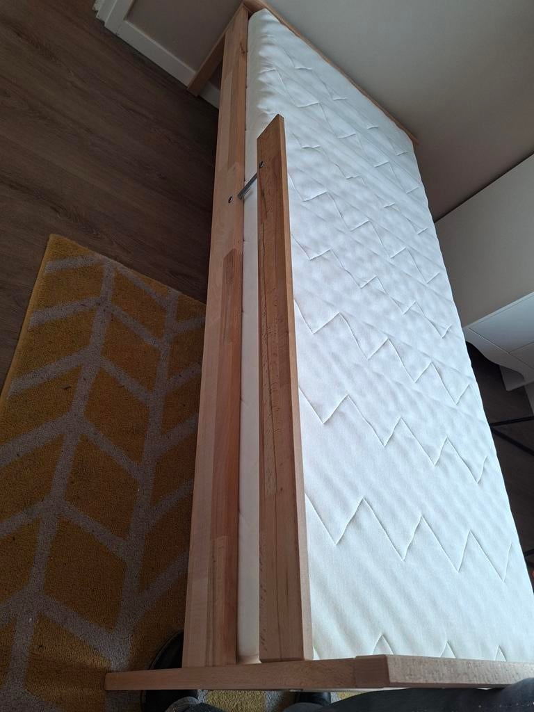 Peuterbed + lattenbodem + matras Ikea SNIGLAR, Ophalen, 190 cm of minder, Zo goed als nieuw, Eenpersoons