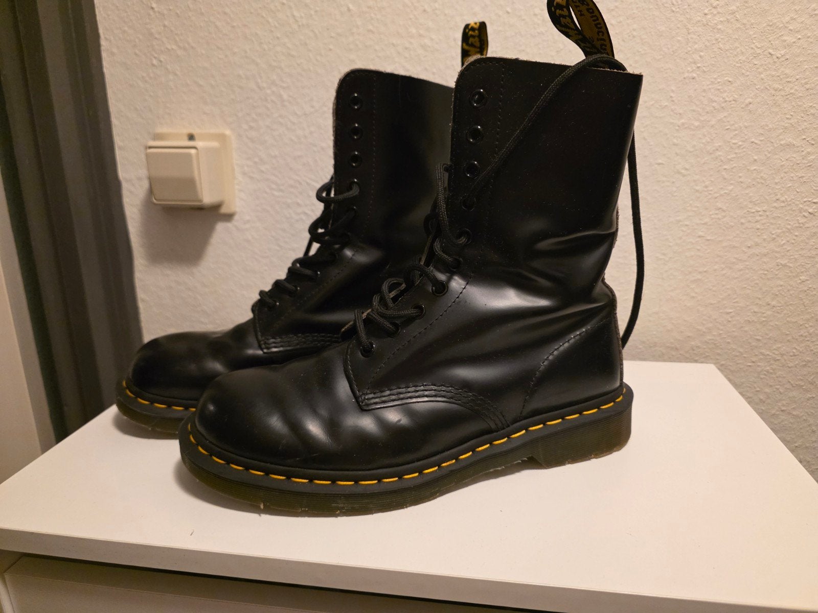 Dr. Martens, Ophalen of Verzenden, Zo goed als nieuw, Zwart