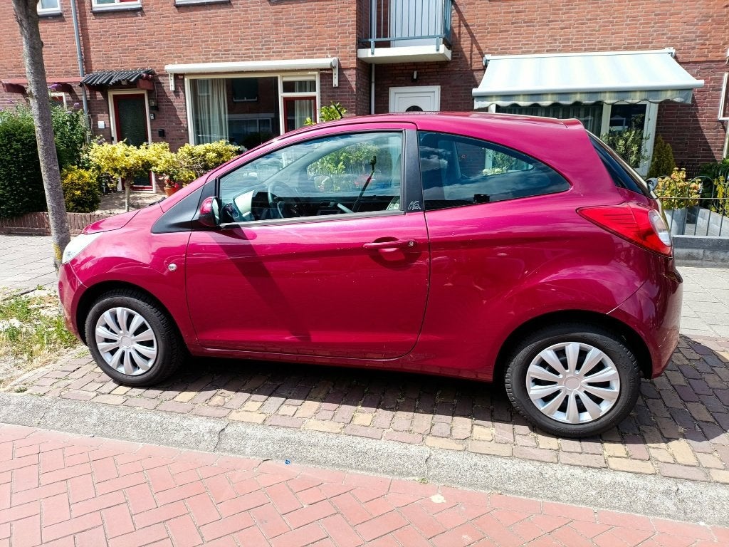 Ford Ka 1.2 51KW 2009 Rood, Auto's, Ford, Particulier, Ka, ABS, Airconditioning, Boordcomputer, Centrale vergrendeling, Digitale radio-ontvangst