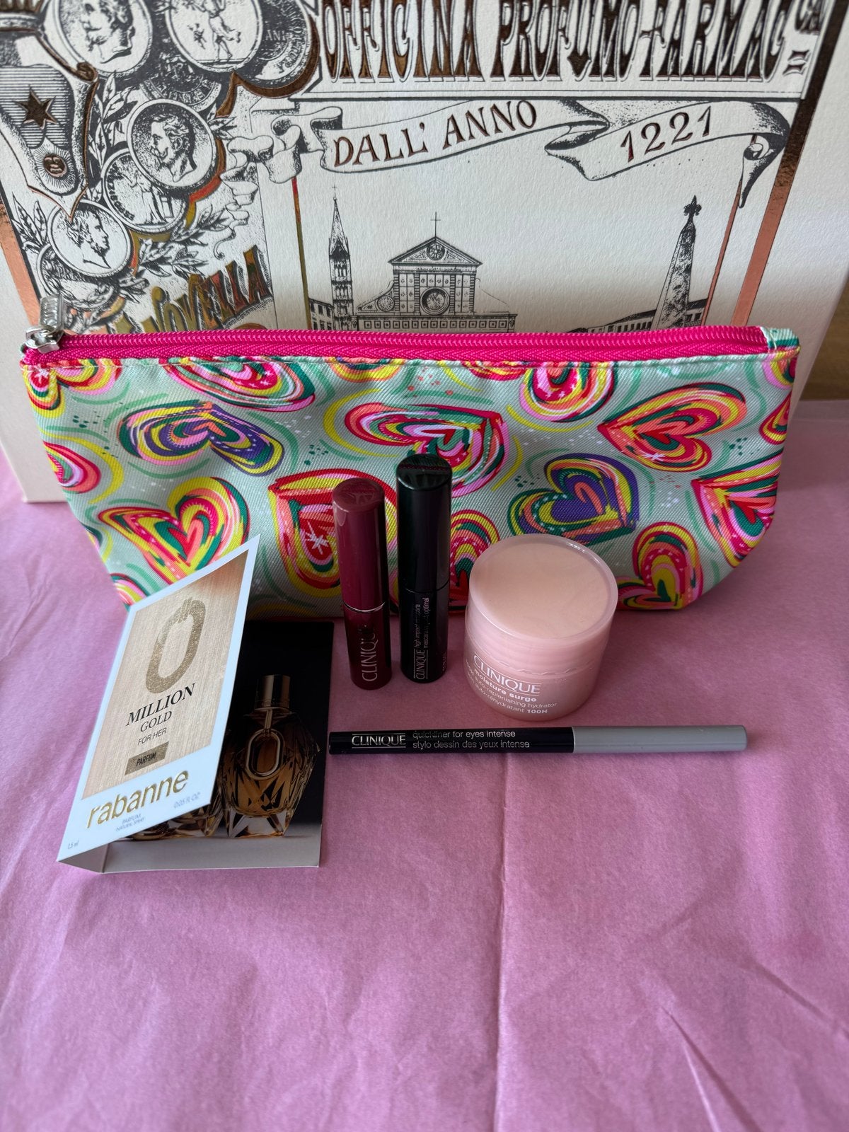 Clinique make-up set met tasje en parfum sample, Overige kleuren, Gehele gezicht, Nieuw, Ophalen of Verzenden