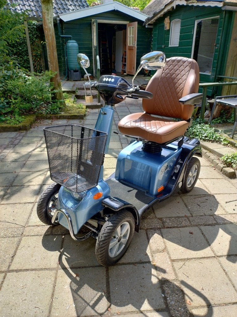 Te koop: Scootmobiel: Life & Mobility - Solo Bleu Diamond, Ophalen, Elektrisch, Zo goed als nieuw