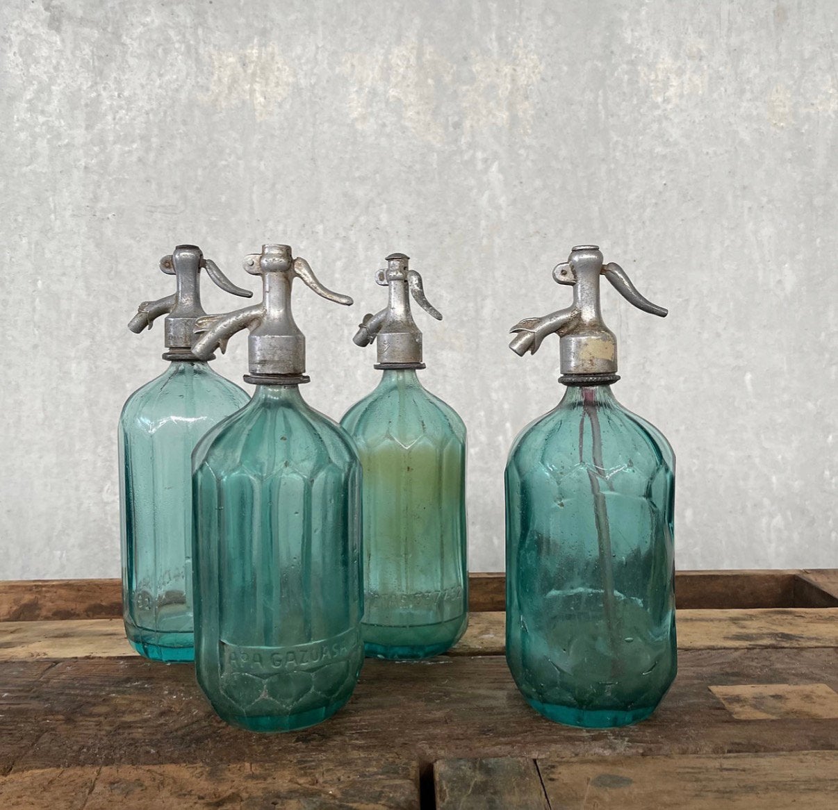 Antikeke spuitfles, vintage spuitflessen, oude fles, glas, Ophalen