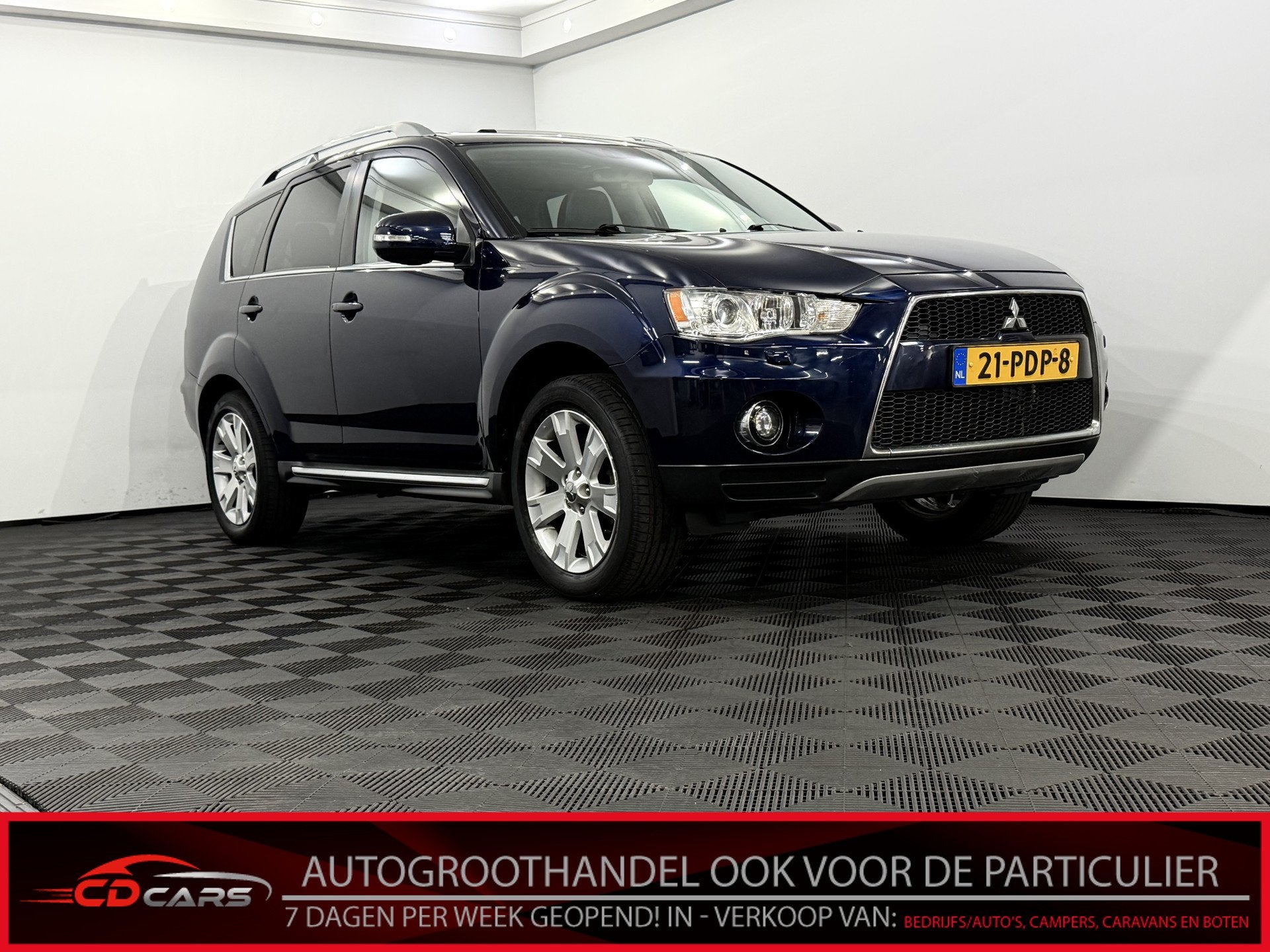 Mitsubishi Outlander 2.4 Instyle 7P Schuifdak, Leder, Navi,, Automaat, 4 cilinders, Blauw, 7 stoelen