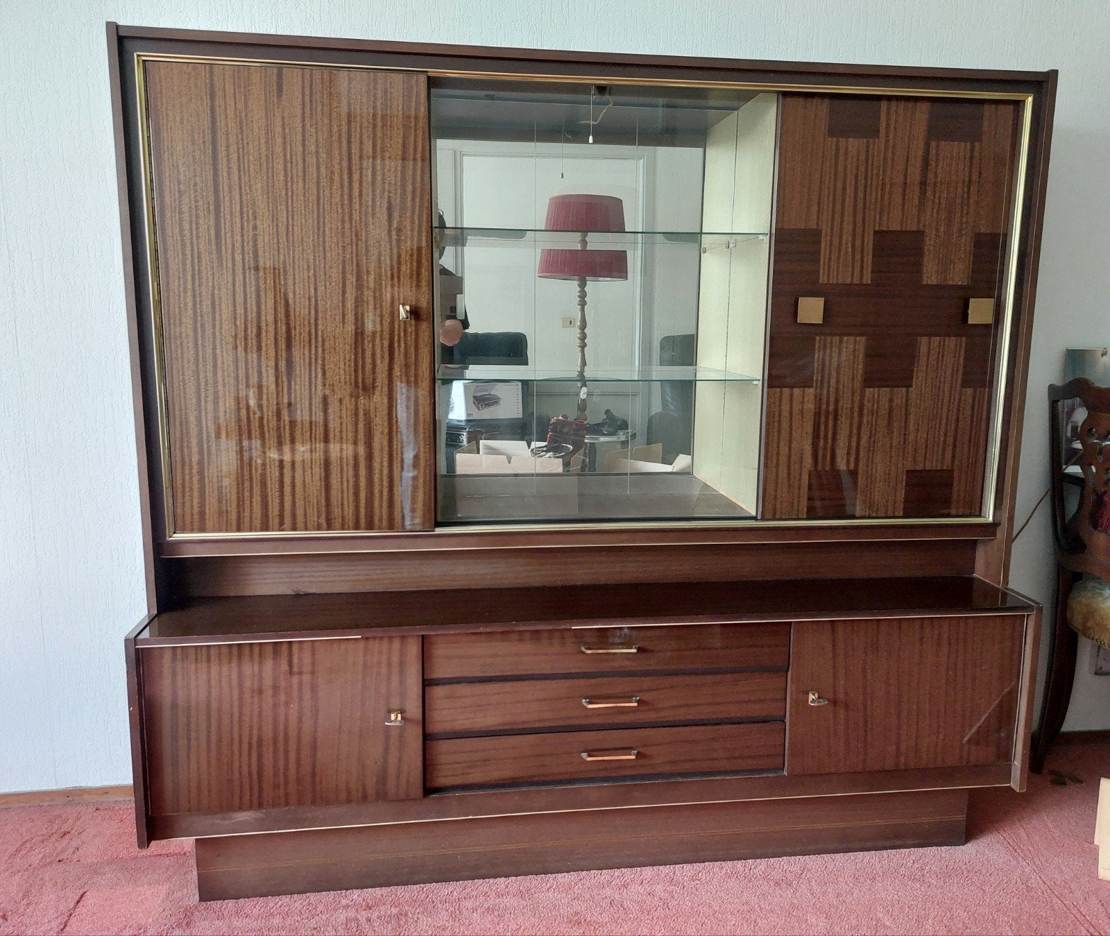 Vintage dressoir/vitrinekast met glazen schuifdeuren, Ophalen