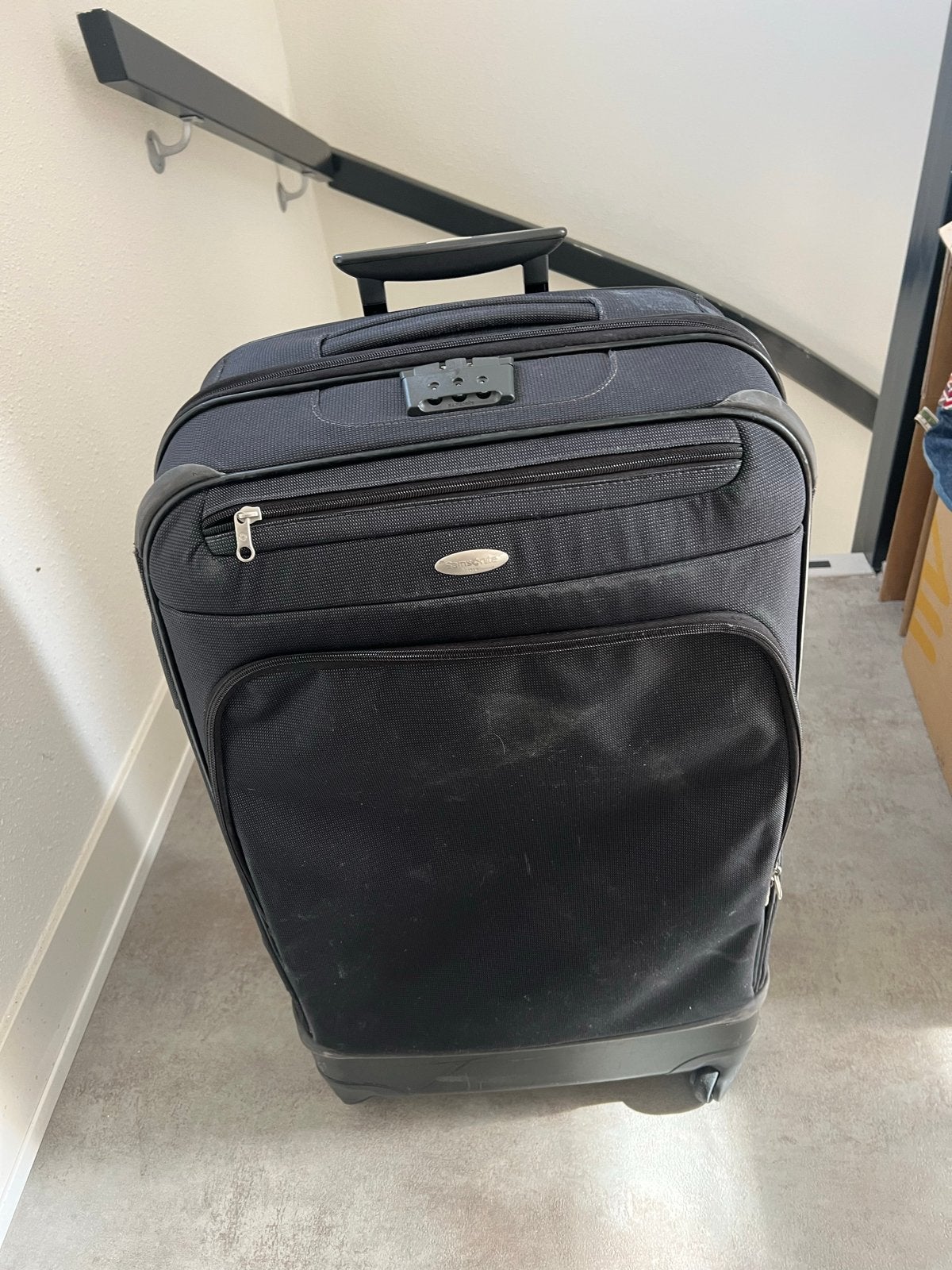 Zwarte Samsonite koffer met wieltjes en uitschuifbare handgr, Sieraden, Tassen en Uiterlijk, 30 cm of meer, Gebruikt, Zwart, Ophalen of Verzenden