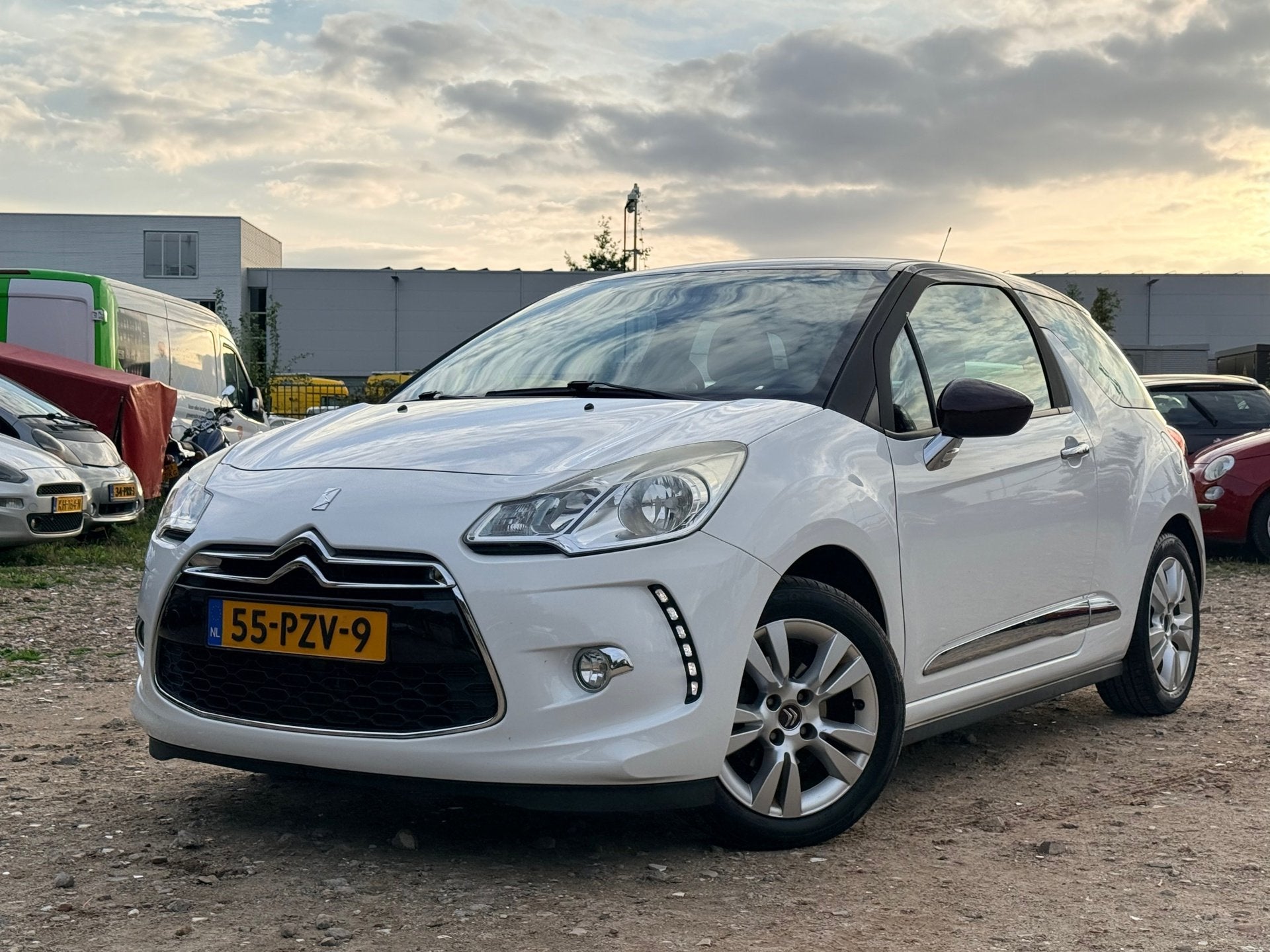 Citroen DS3 1.4 Chic/ LED/ VELGEN/ SCHERM, Auto's, Voorwielaandrijving, Euro 5, Startonderbreker, Wit