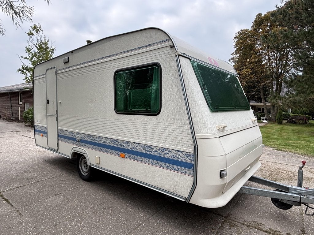 Adria Unica B 430 PH vastbed en middendinette, Caravans en Kamperen, Bedrijf, Ringverwarming, Adria, 4 tot 5 meter