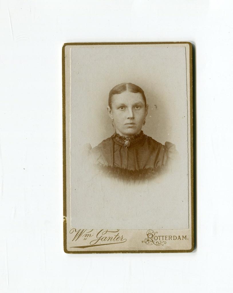 Carte de Visite. W. Ganter. Rotterdam., Verzamelen, Foto's en Prenten, Foto, Ophalen of Verzenden, Zo goed als nieuw, Voor 1940