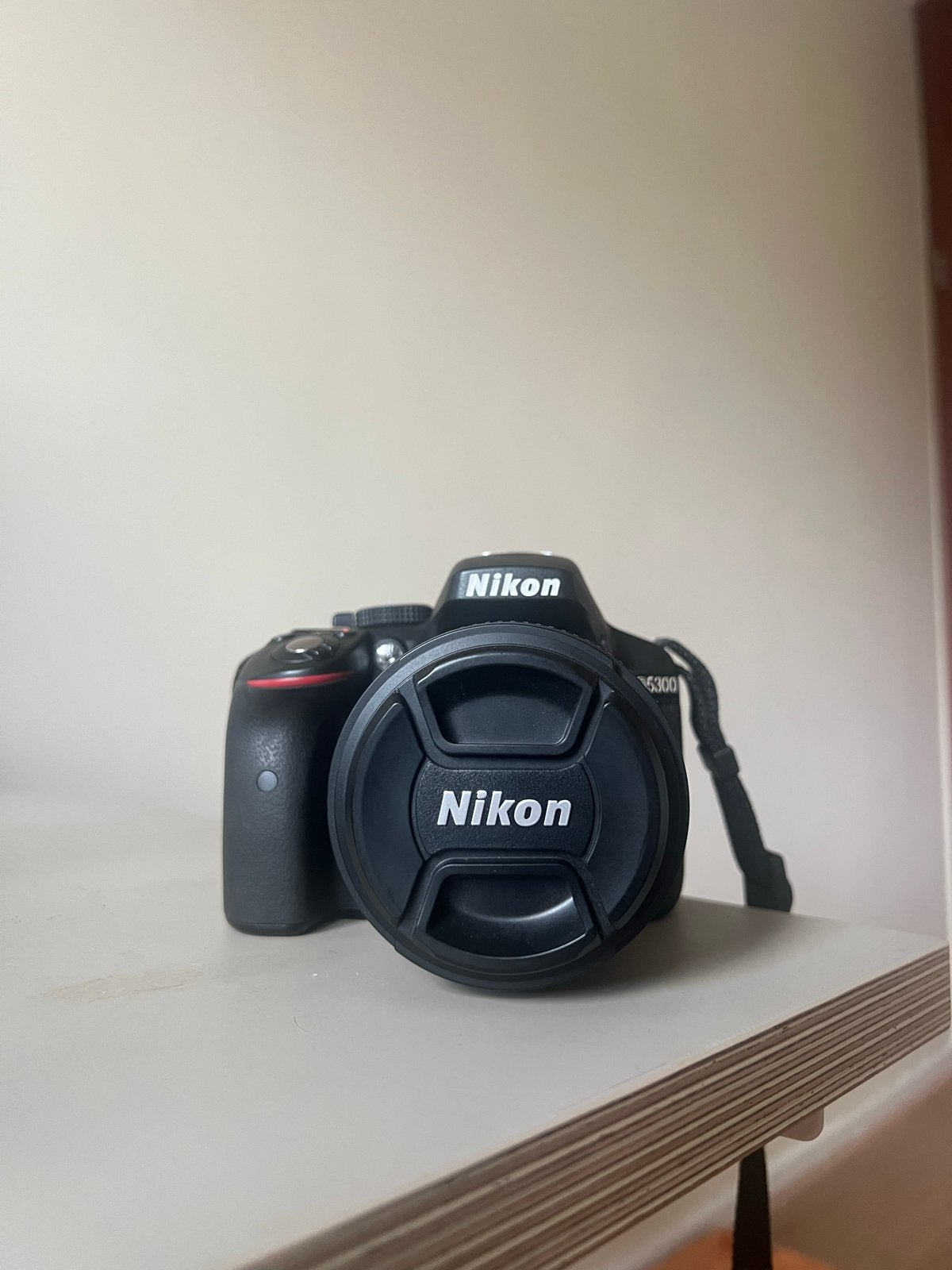 Nikon D5300 DSLR camera met 3 lenzen en accessoires, Audio, Tv en Foto, Fotocamera's Digitaal, Gebruikt, Spiegelreflex, Screenprotector