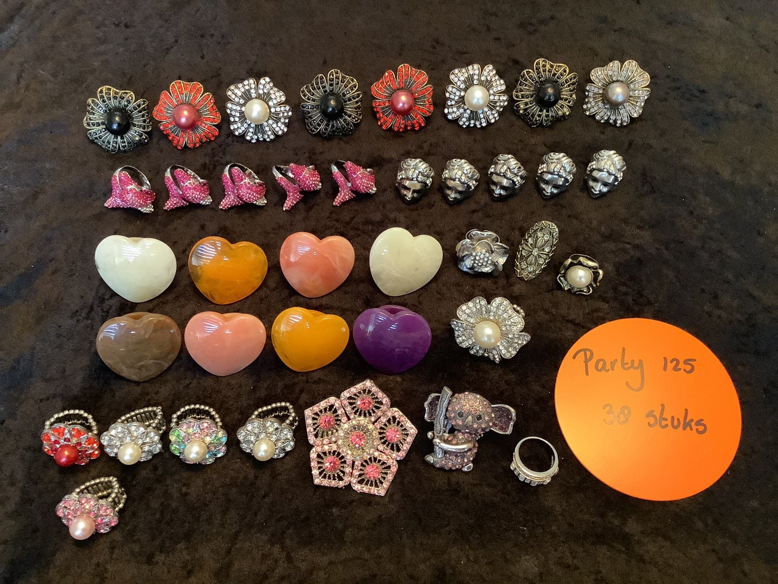 Diversen soorten ringen in de aanbieding. ( partij 125), Nieuw, Ophalen of Verzenden, Kleiner dan 17, Dame
