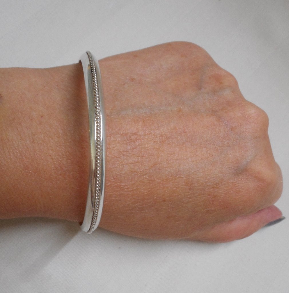 Zilveren vintage slavenarmband met sierrand nr.522, Sieraden, Tassen en Uiterlijk, Verzenden, Zo goed als nieuw, Zilver, Zilver