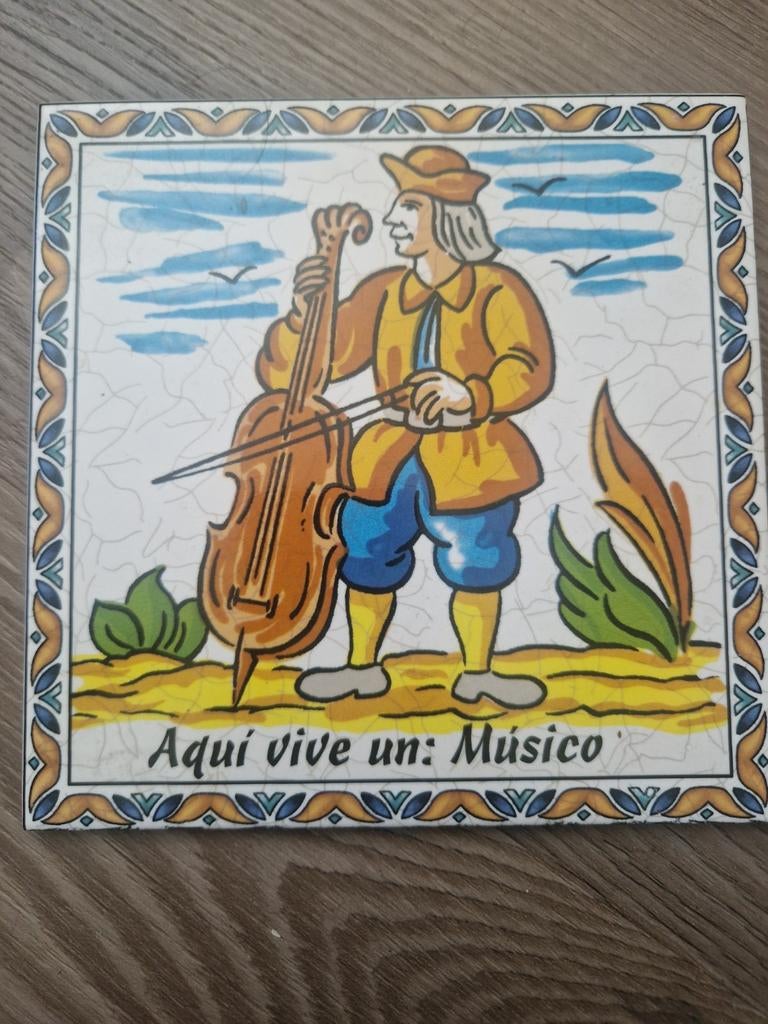 Spaanse tegel met muzikant, Ophalen of Verzenden