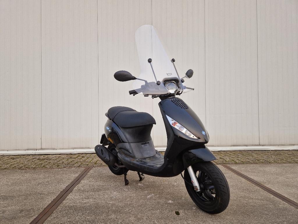 GEZOCHT INKOOP / OPKOOP : piaggio zip scooter modellen iget, Fietsen en Brommers, Ophalen, Zo goed als nieuw, Benzine, Zip