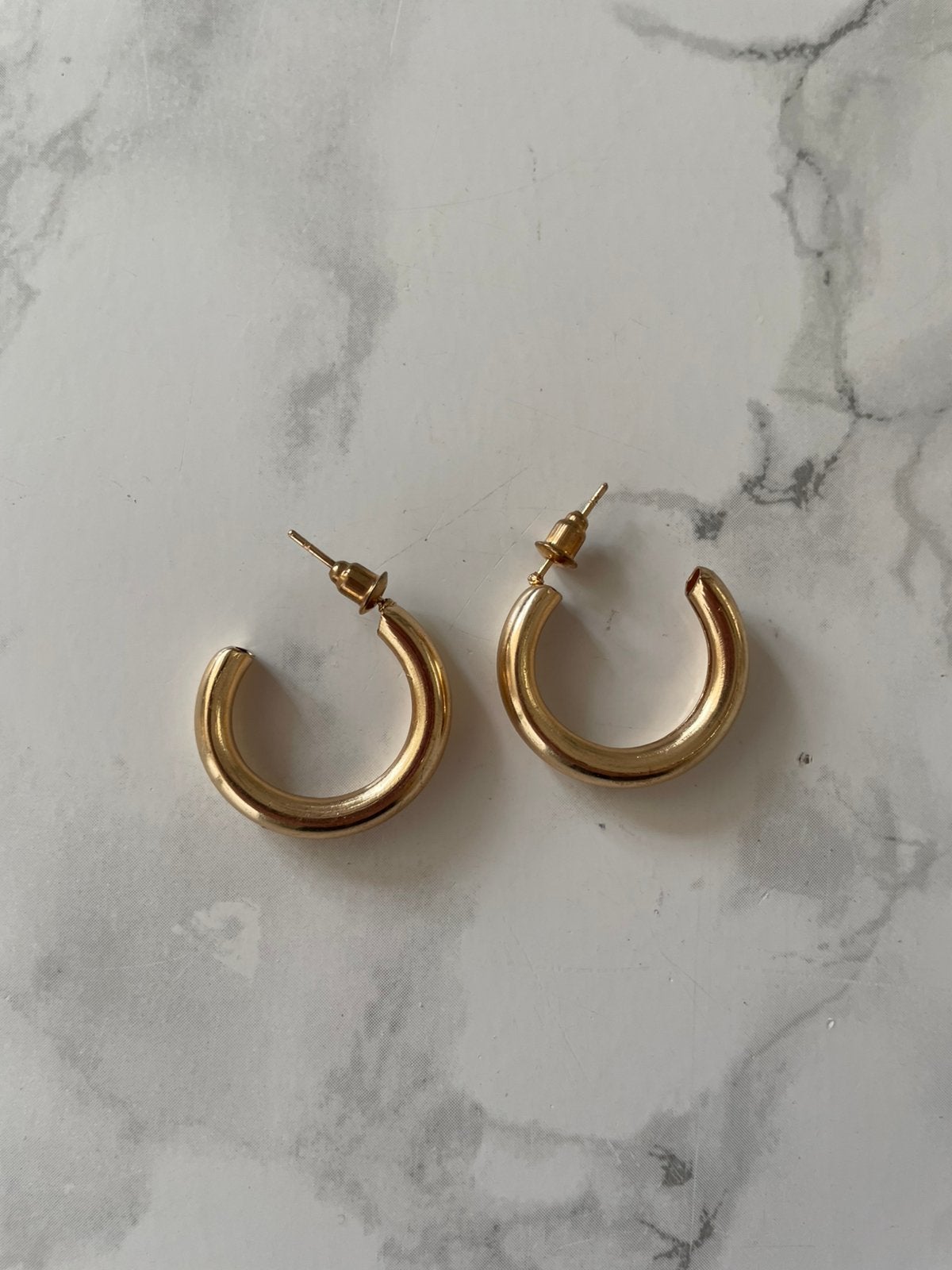 Oorbellen goudkleurig nieuw, Sieraden, Tassen en Uiterlijk, Oorbellen, Ophalen of Verzenden, Nieuw, Goud, Overige materialen