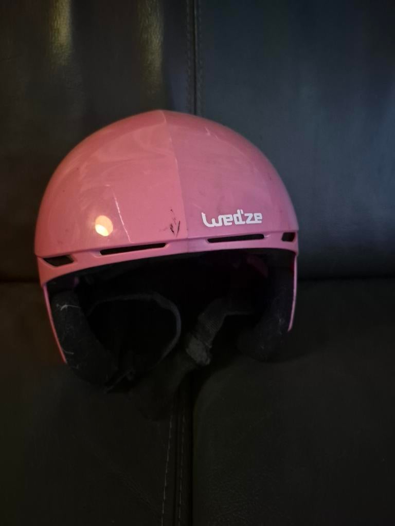 Roze Wed'ze Skihelm - Zo goed als nieuw, Sport en Fitness, Skiën en Langlaufen, Overige merken, Overige typen, Ophalen of Verzenden
