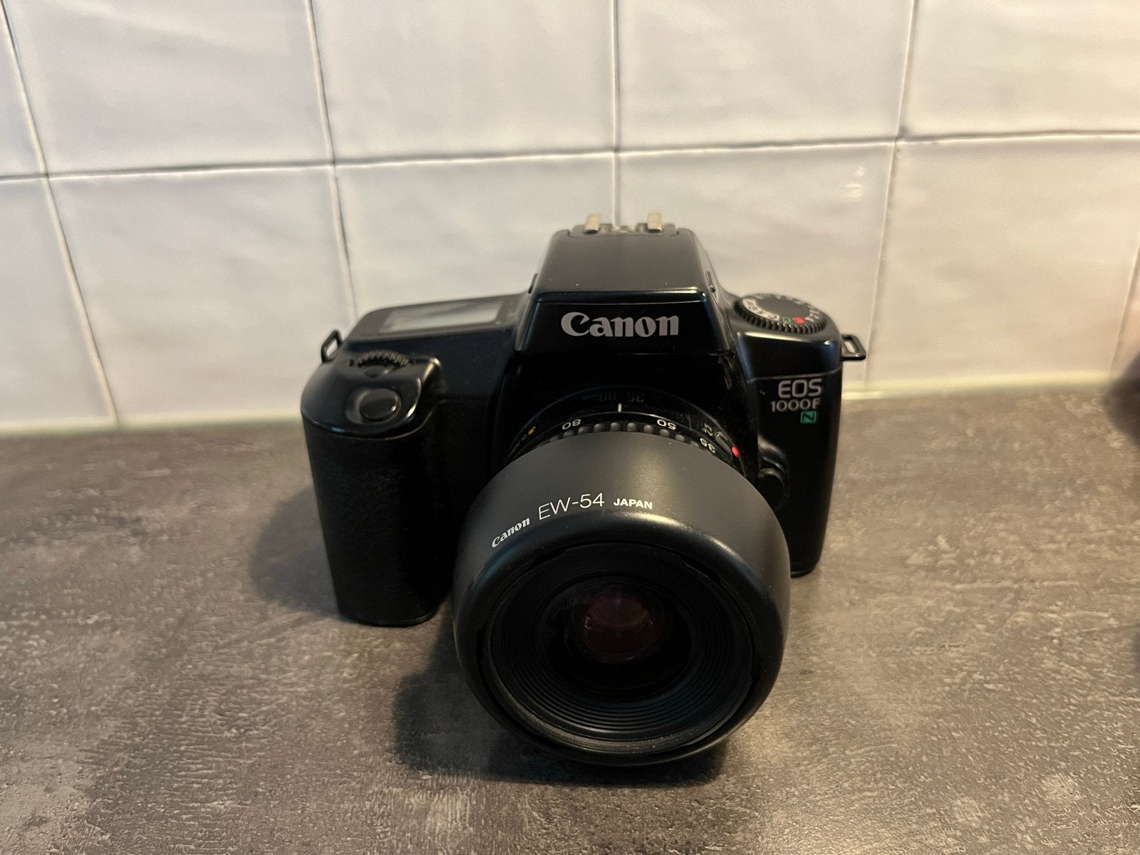 Canon EOS 1000F Spiegelreflexcamera met lens en tas, Ophalen of Verzenden, Gebruikt, Spiegelreflex, Canon