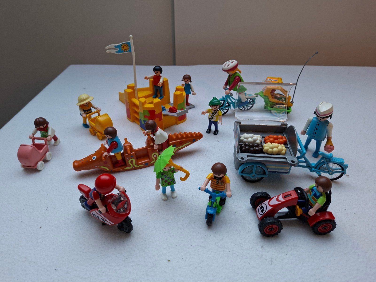 Grote Playmobil set met diverse figuren en voertuigen, Ophalen of Verzenden, Gebruikt, Jongen of Meisje