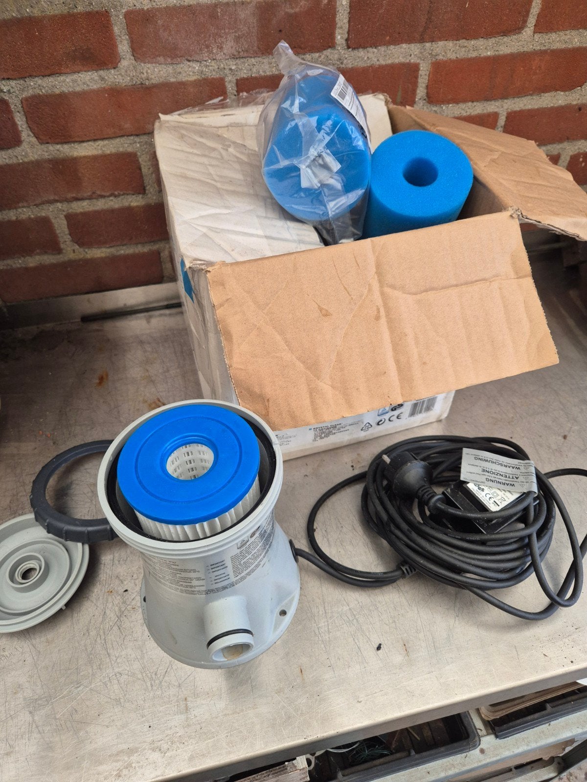 Intex Krystal Clear 12V Filterpomp 602G, Ophalen of Verzenden, Gebruikt, Zwembadpomp