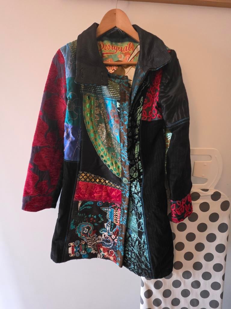 Desigual jas maat 40 - Kleurrijke patchwork winterjas, Maat 38/40 (M), Overige kleuren, Ophalen of Verzenden, Zo goed als nieuw