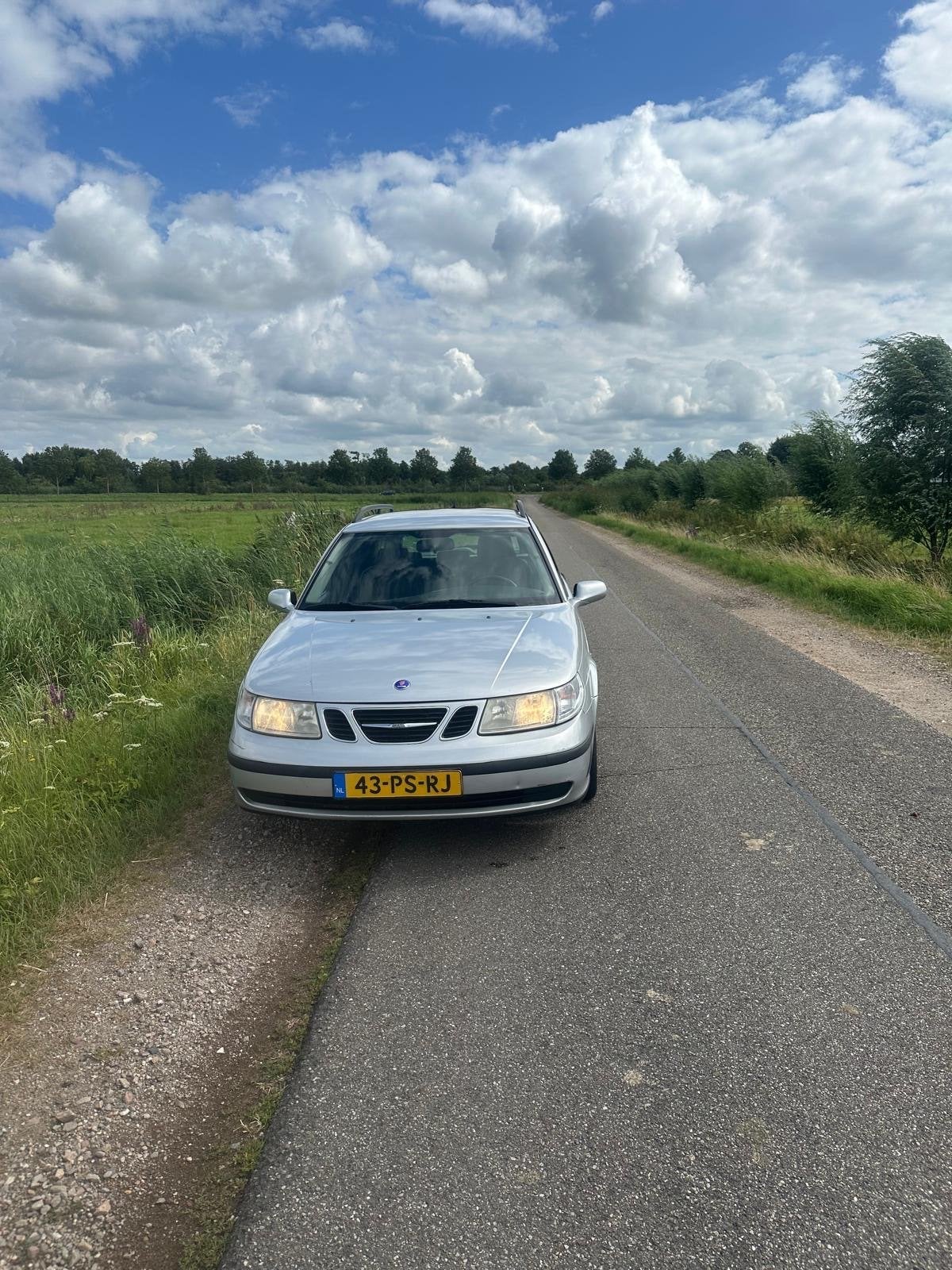 Saab 9-5 2.0 T Estate AUT 2004 Grijs OP GAS, Auto's, Saab, 1800 kg, Origineel Nederlands, 93 €/maand, 149 pk