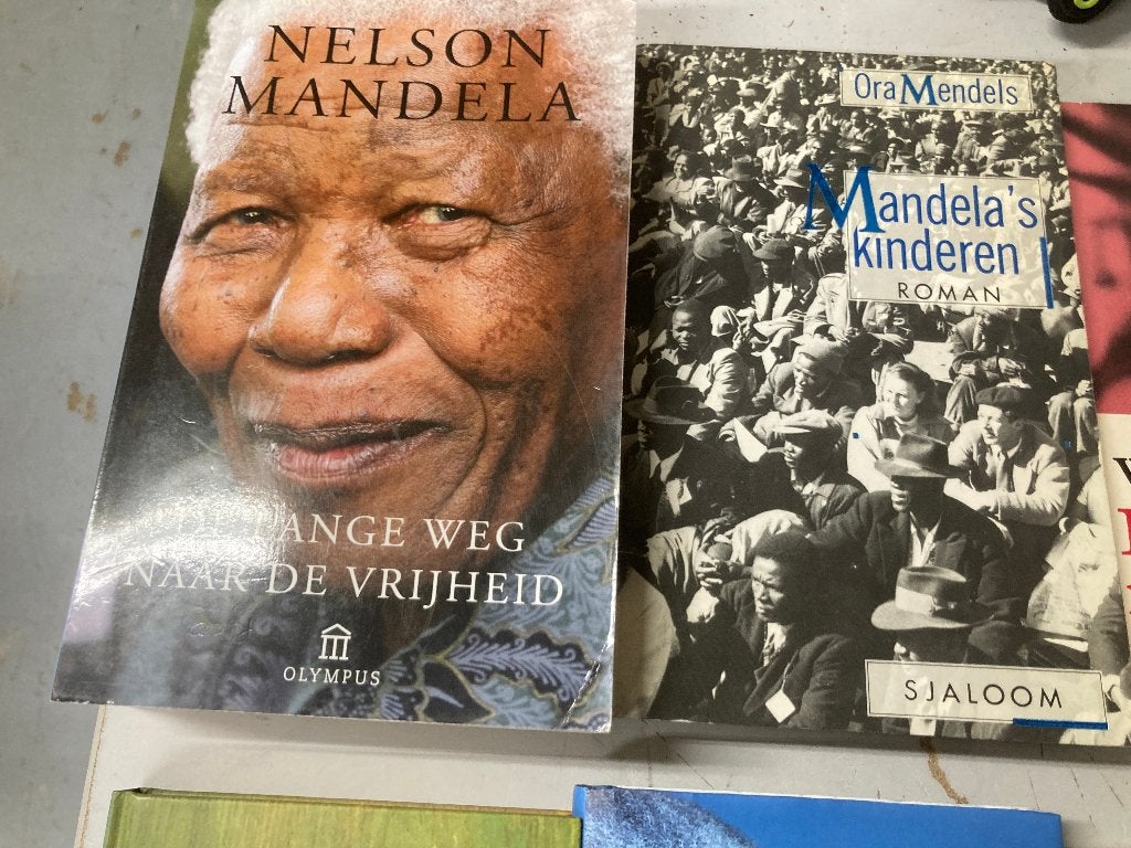 T.K. nog 7 boeken van en over Nelson Mandela Zie lijst + DVD, Ophalen of Verzenden, Gelezen, Nelson Mandela, Politiek