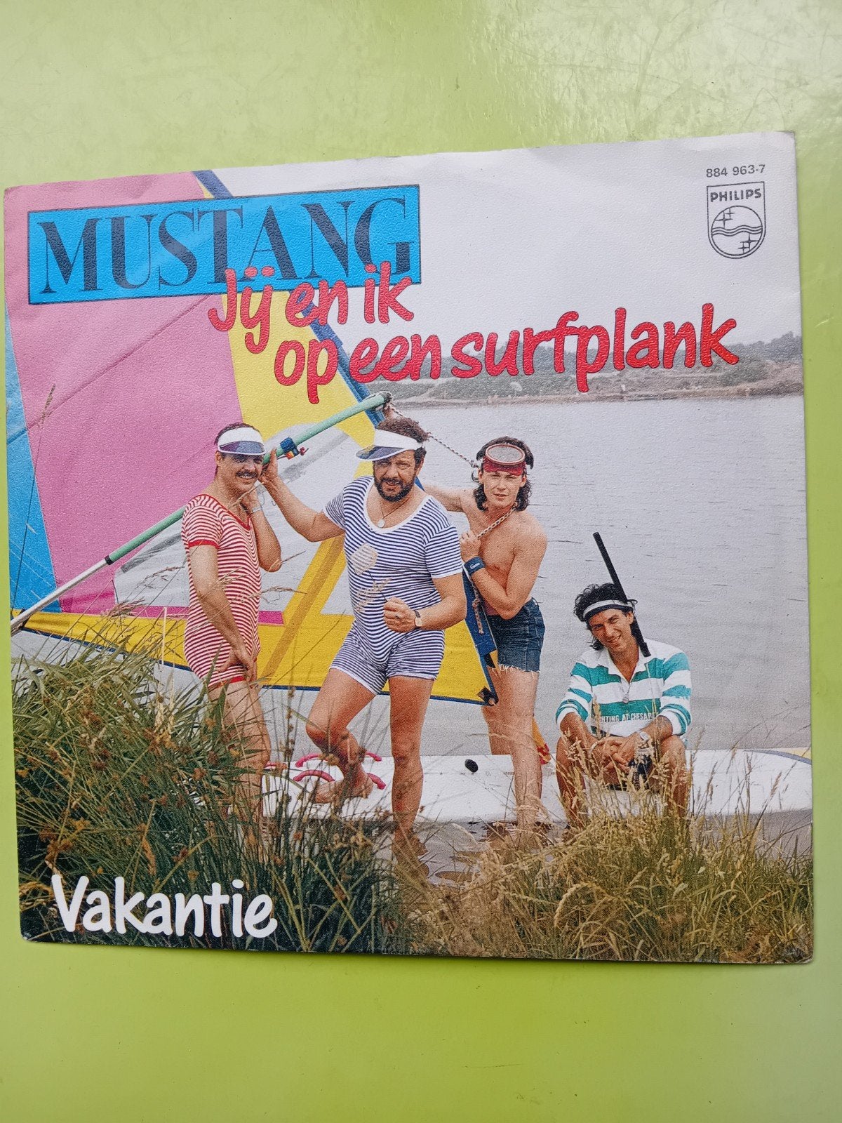 Mustang - Jij en ik op een surfplank/ Vakantie (Vinyl Singl, 7 inch, Ophalen of Verzenden, EP, Nederlandstalig