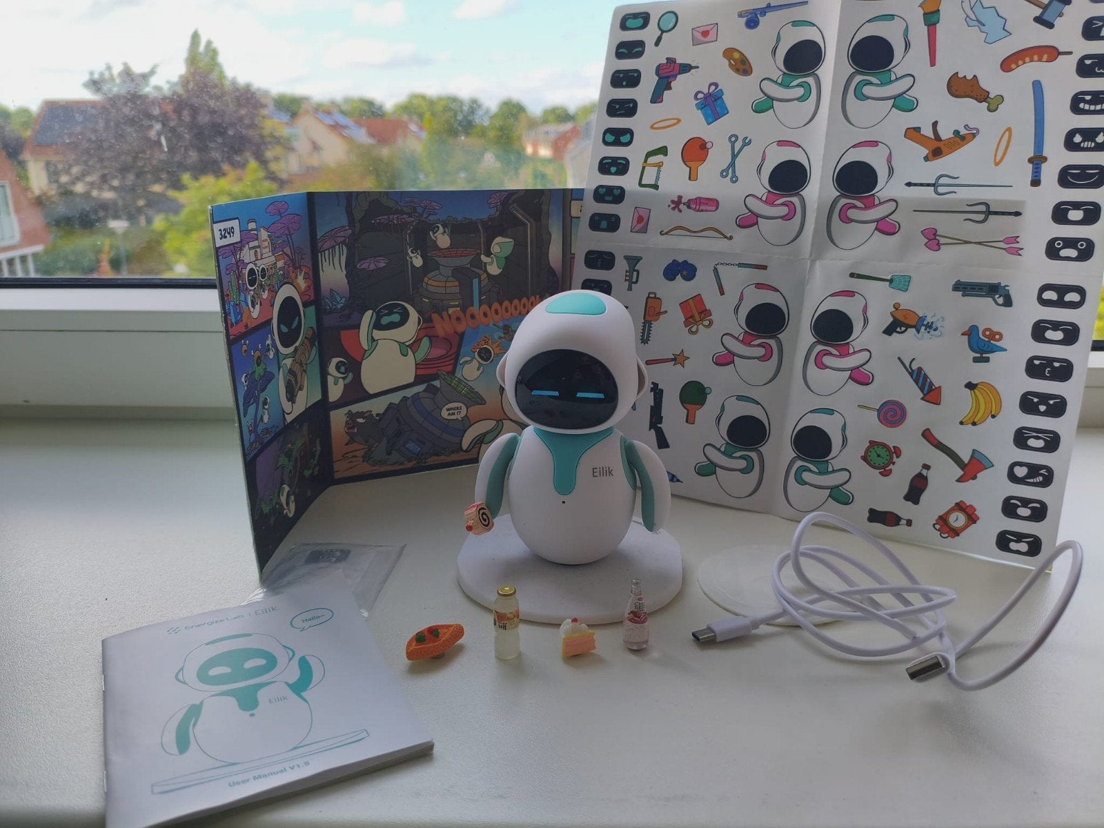 Eilik Robot met accessoires: Interactieve Desktop Robot, Ophalen, Zo goed als nieuw