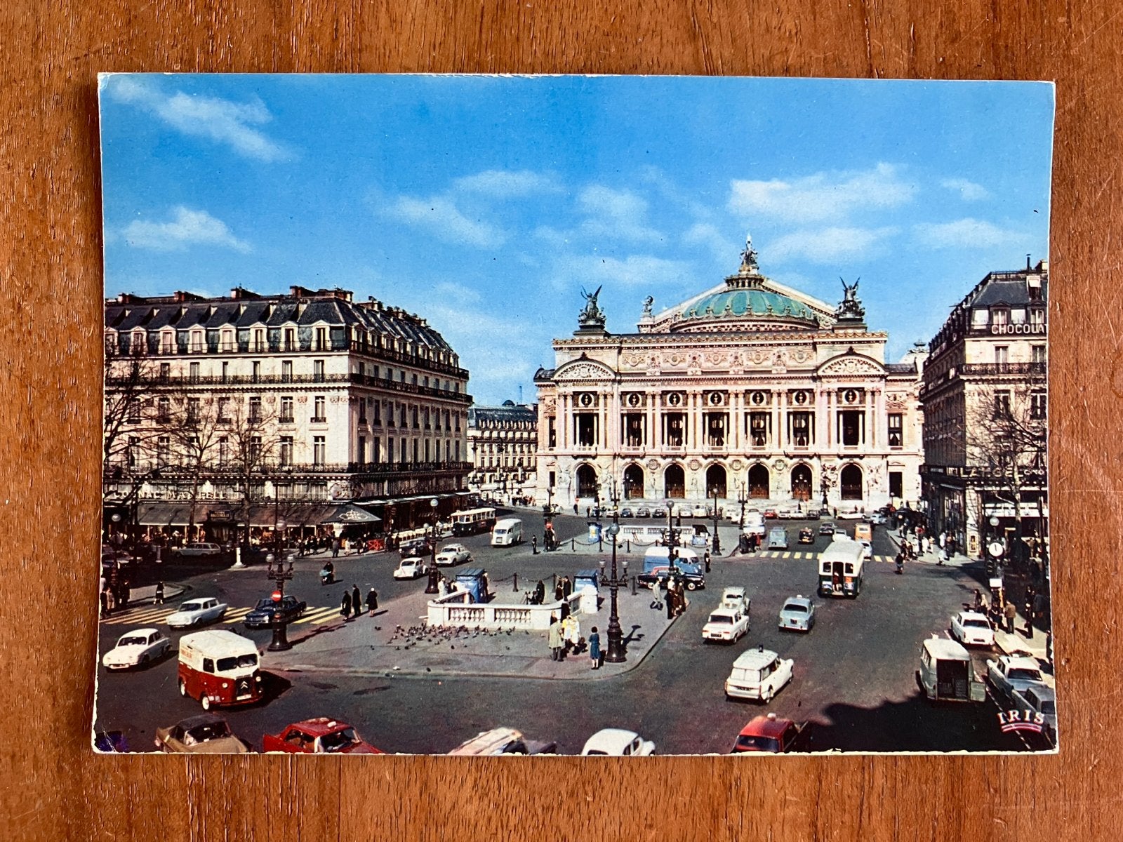 Parijs - oude auto’s bij Place de l'Opéra (1975), Ophalen of Verzenden, 1960 tot 1980, Gelopen, Frankrijk