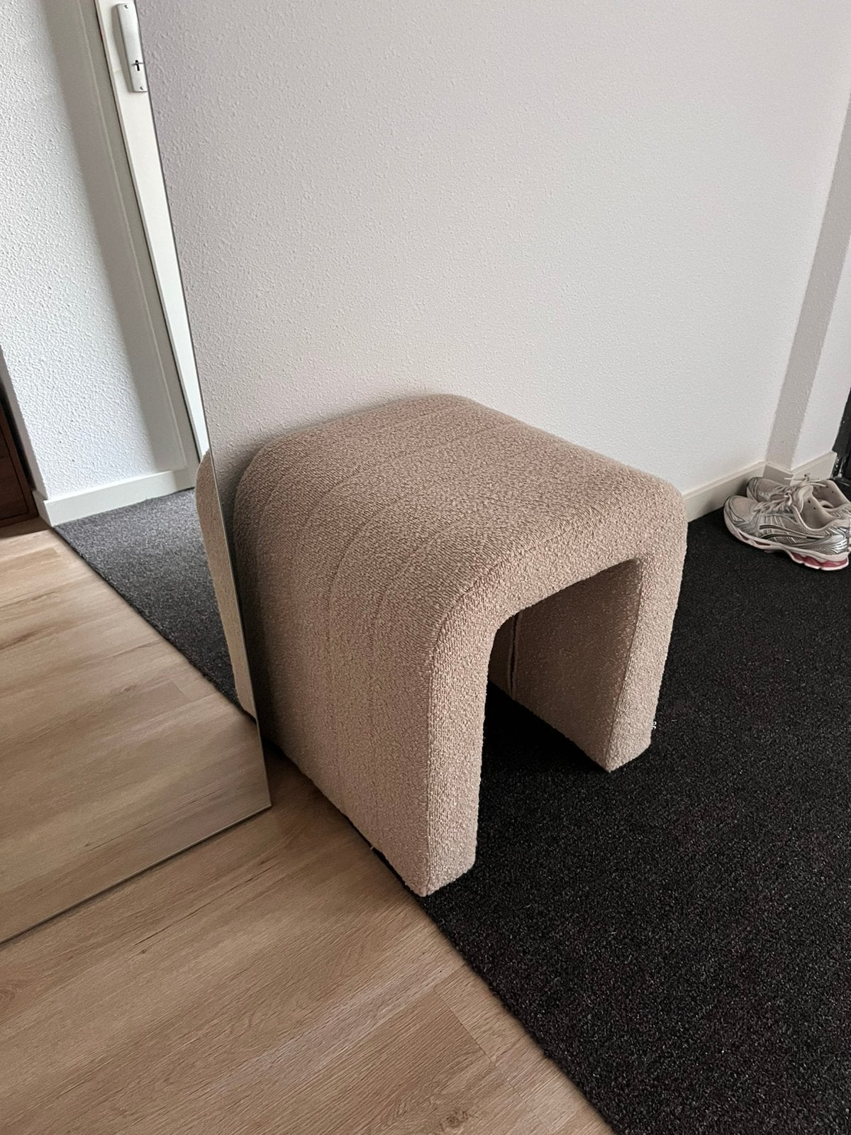 BEIGE POEF VAN GOOSSENS, Ophalen, Minder dan 50 cm, Gebruikt, Minder dan 50 cm
