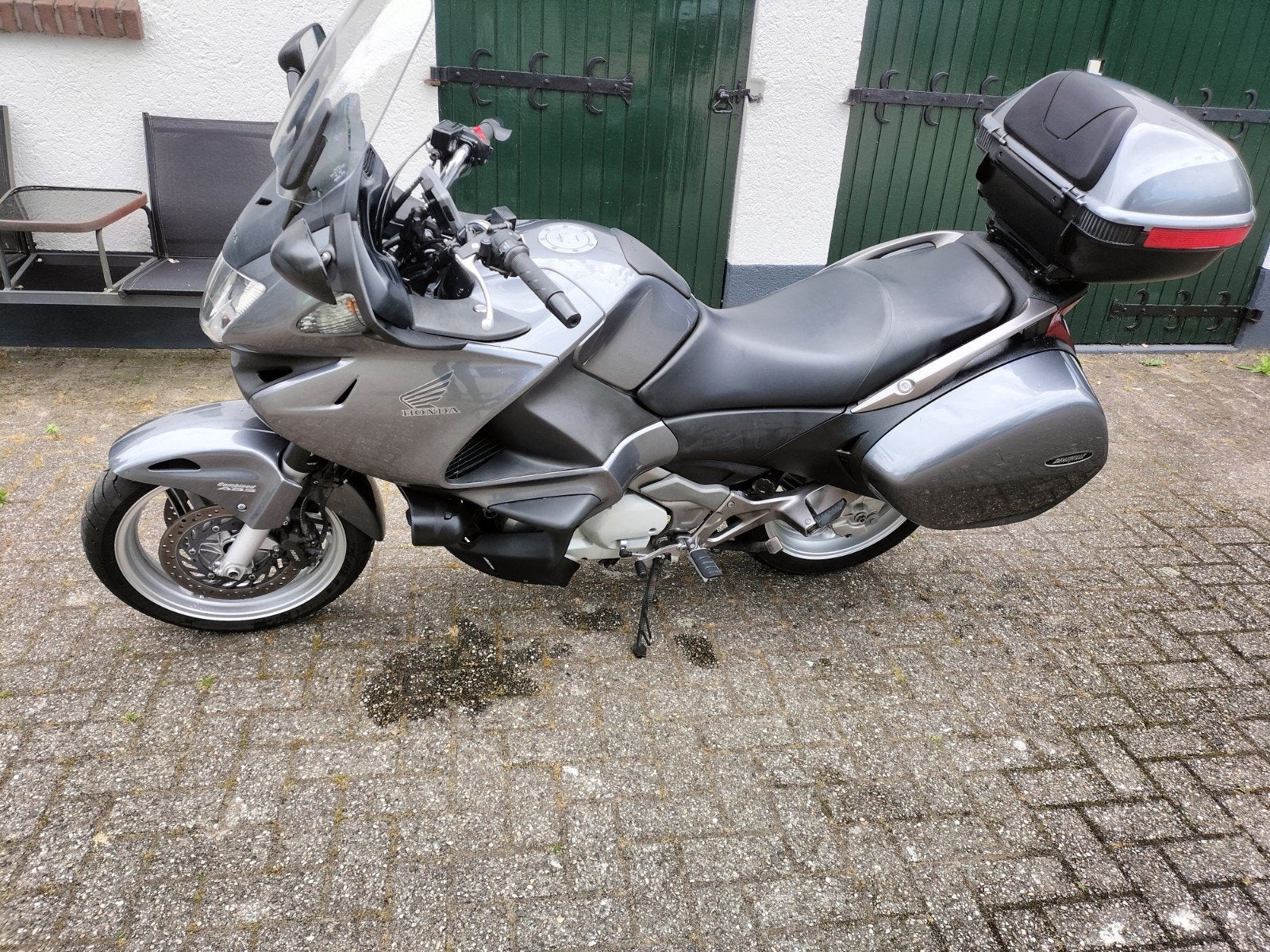 Honda Deauville 700 uit 2006 - Comfortabele Toermotor, Ophalen