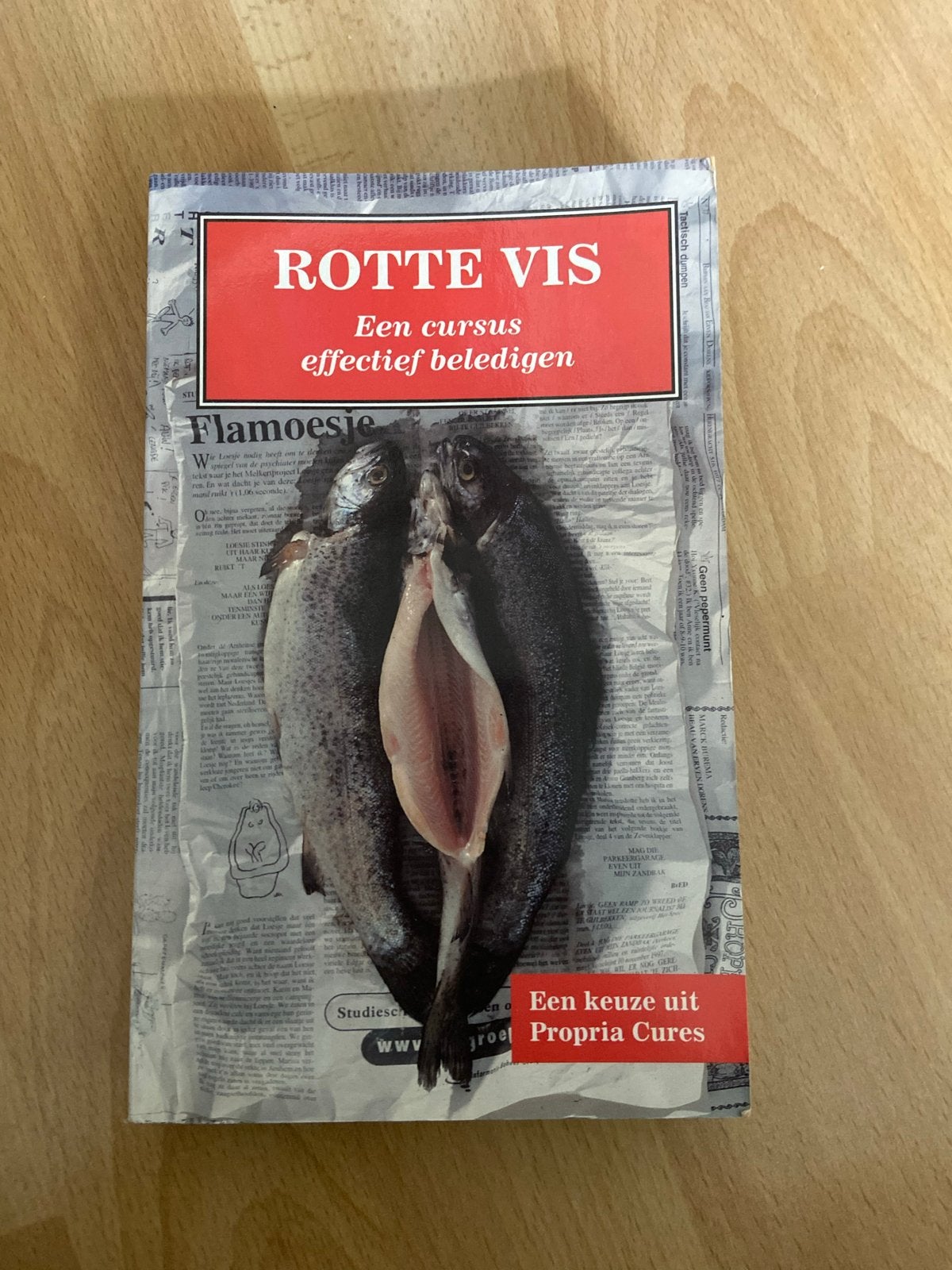 Rotte Vis: Een cursus effectief beledigen - Humoristisch Boe, Ophalen of Verzenden, Gelezen, Nederland