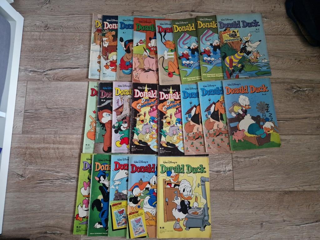 21 Donald Ducks uit 1980, Gelezen, Europa, Ophalen of Verzenden, Meerdere comics