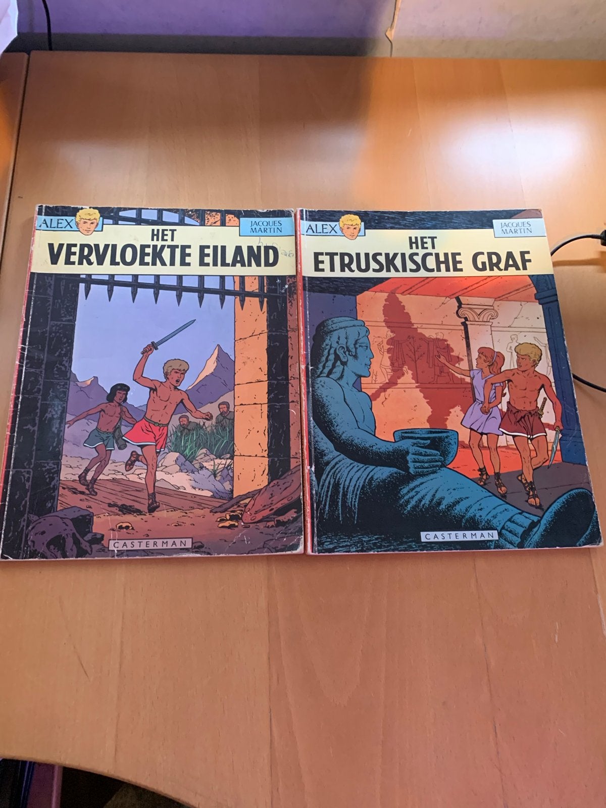 Alex - Het Vervloekte Eiland & Het Etruskische Graf, Meerdere stripboeken, Ophalen of Verzenden, Gelezen