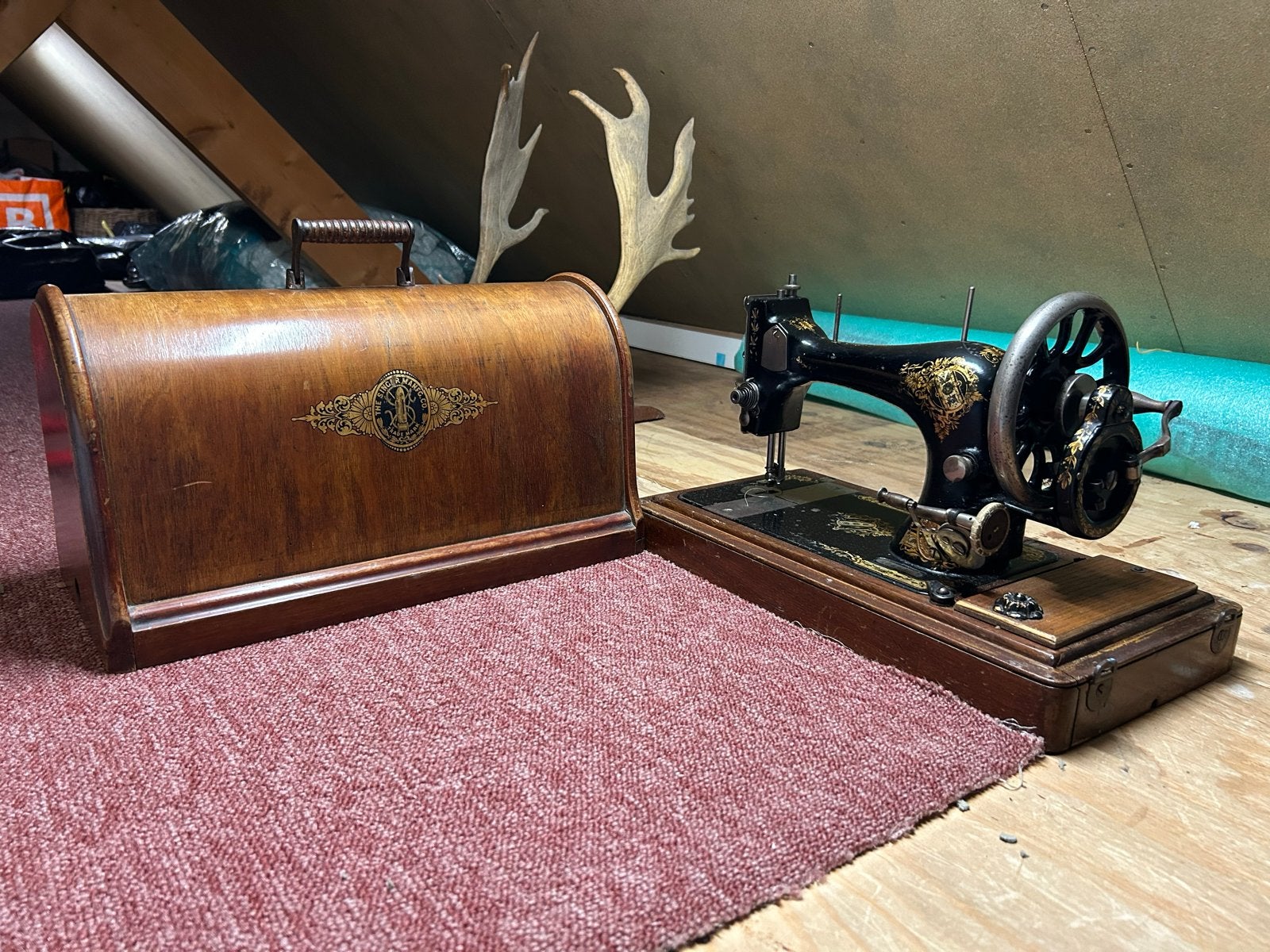 Antieke Singer Naaimachine met Houten Kap, Ophalen