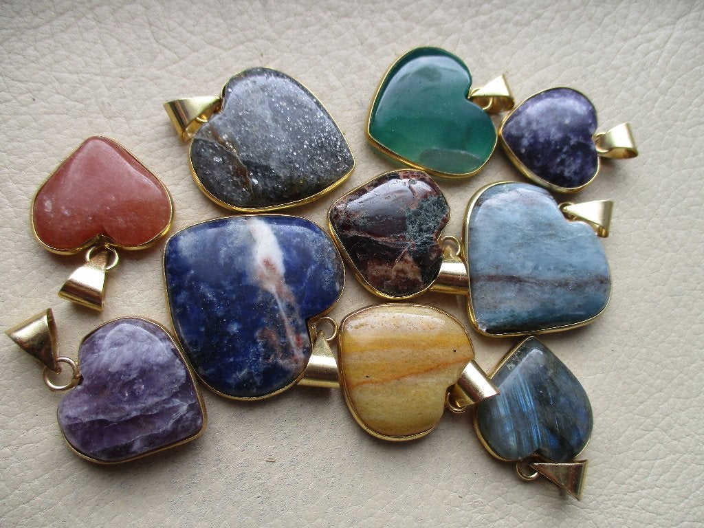 partij mix gold plated harten natuursteen hangers, Nieuw, Ophalen of Verzenden, Steen of Mineraal, Met edelsteen
