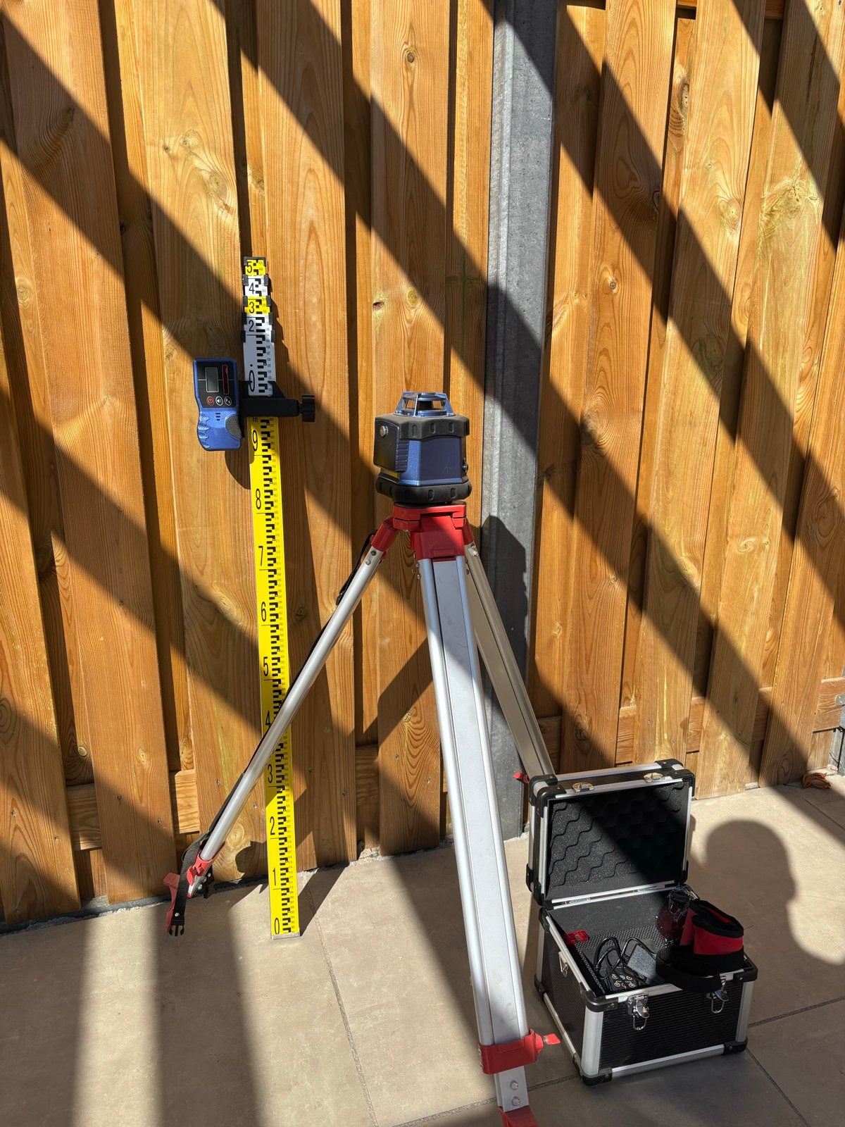Zelfnivellerende laser - ideaal voor tuinrenovatie!, Ophalen, Zo goed als nieuw, Overige meters