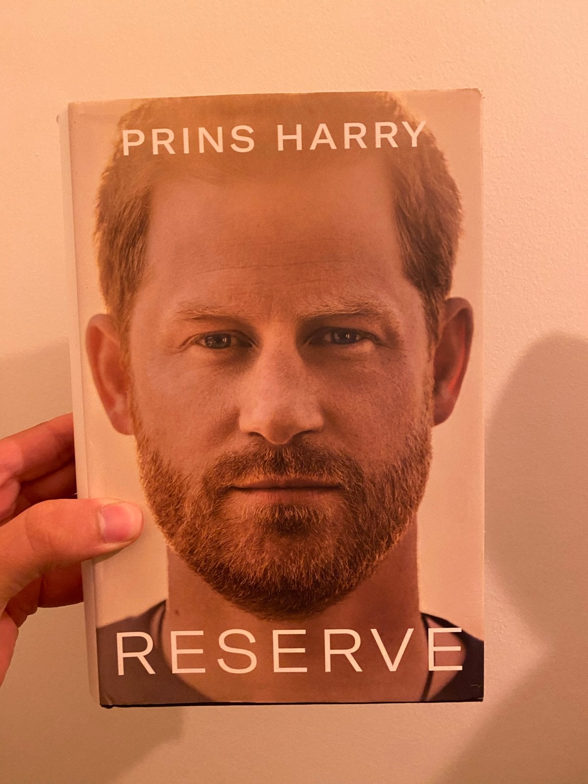 Prins Harry - Reserve (Hardcover), Ophalen of Verzenden, Zo goed als nieuw, Overige