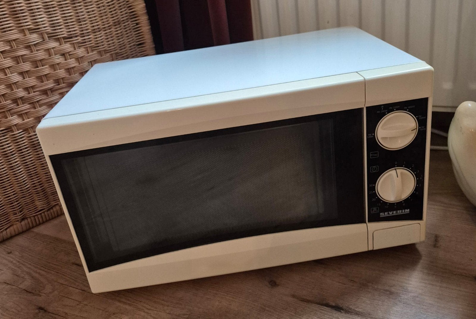 Goed werkende Severin magnetron, Witgoed en Apparatuur, Gebruikt, Ophalen of Verzenden, Magnetron, Draaiplateau