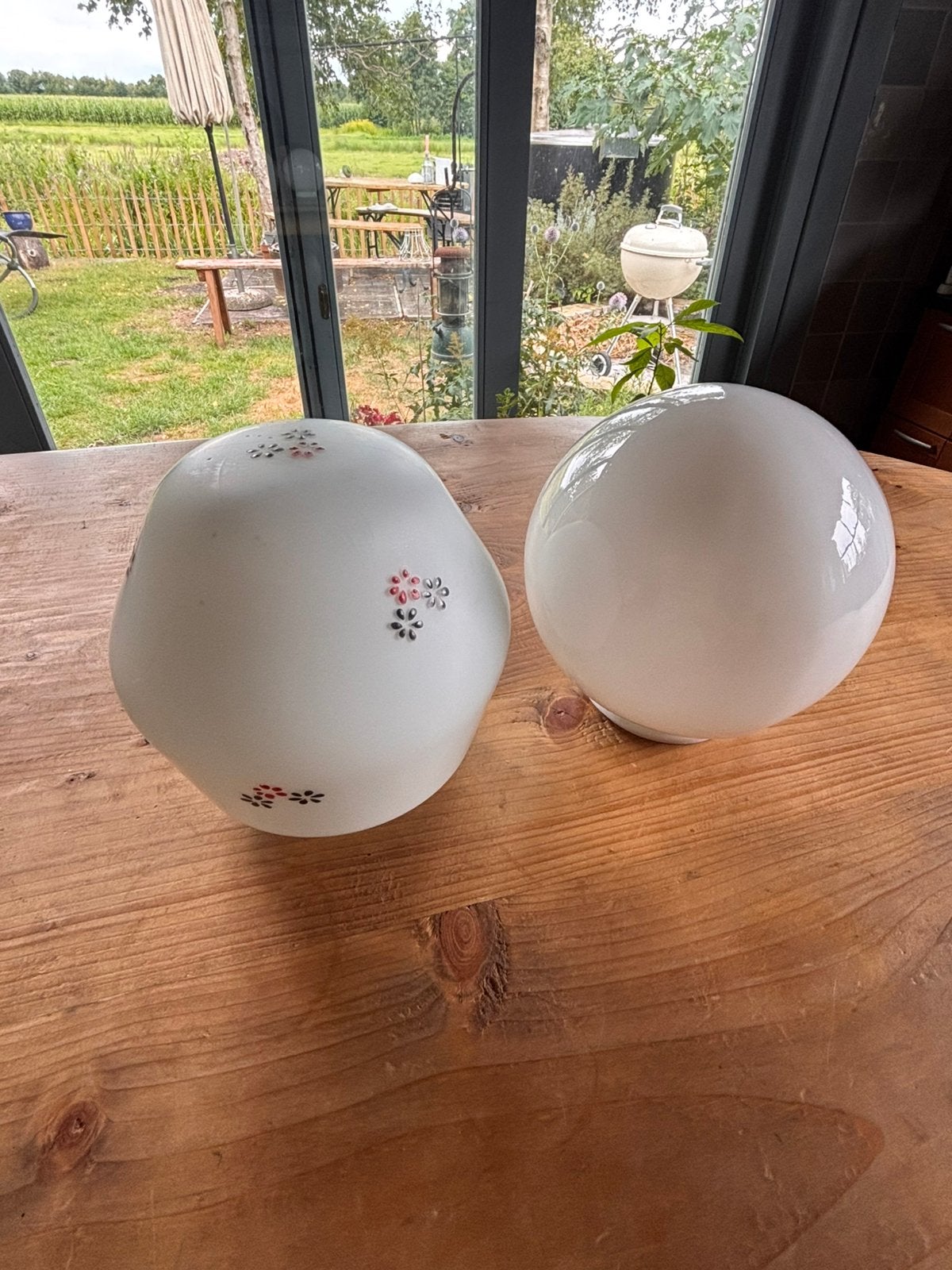 Vintage lichtbollen/lampenkappen melkglas, Huis en Inrichting, Lampen | Lampenkappen, Ophalen of Verzenden, Zo goed als nieuw