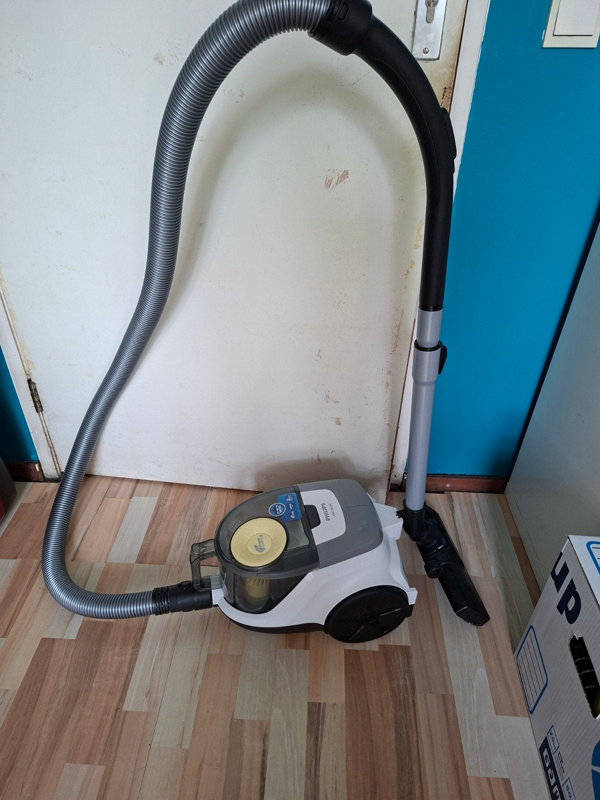 Philips zakloze stofzuiger z.g.a.n, Ophalen, Zo goed als nieuw, Reservoir, Philips