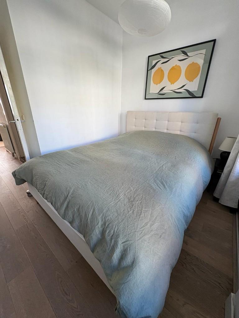 Bed SKLUM 160x200 + mattress EMMA (cooling hybrid mattress), Ophalen, Tweepersoons, Zo goed als nieuw, Bedbodem