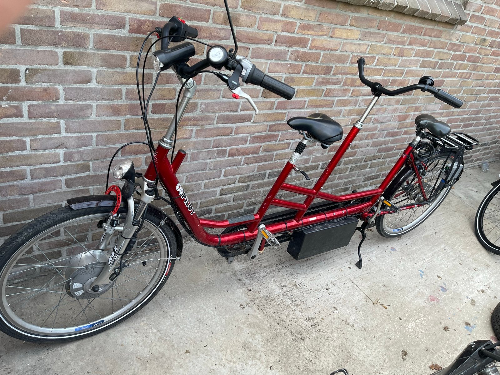Elektrische tandem - Perfect voor gezamenlijke avonturen, Fietsen en Brommers, Minder dan 10 versnellingen, Gebruikt, Velgrem