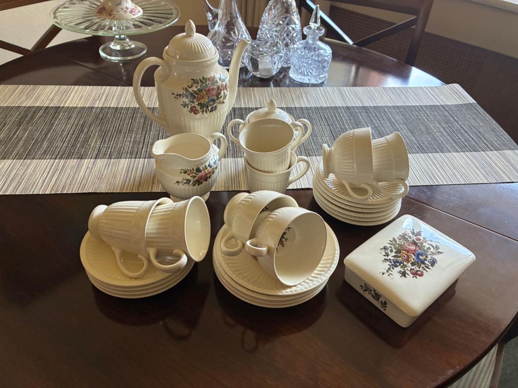 Wedgewood servies in topstaat, Ophalen