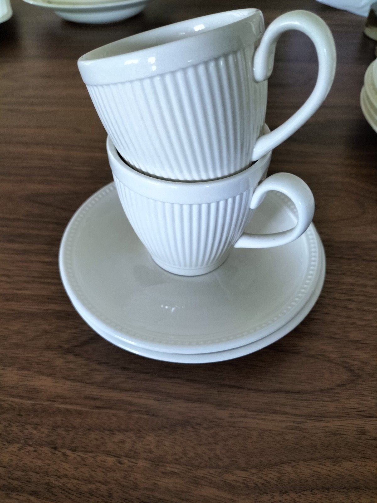 2 Wedgewood Edme kop en schotels., Ophalen, Zo goed als nieuw, Aardewerk, Kop(pen) en/of Schotel(s)