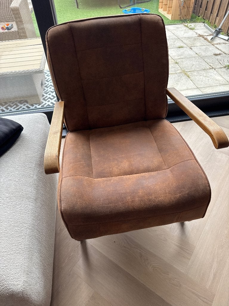 Fauteuil bruin/cognac, Ophalen, 75 tot 100 cm, Zo goed als nieuw, Stof