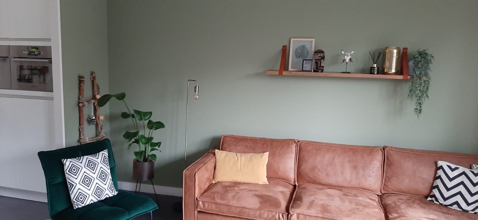 Stijlvolle houten wandplank met leren banden, Ophalen, Zo goed als nieuw