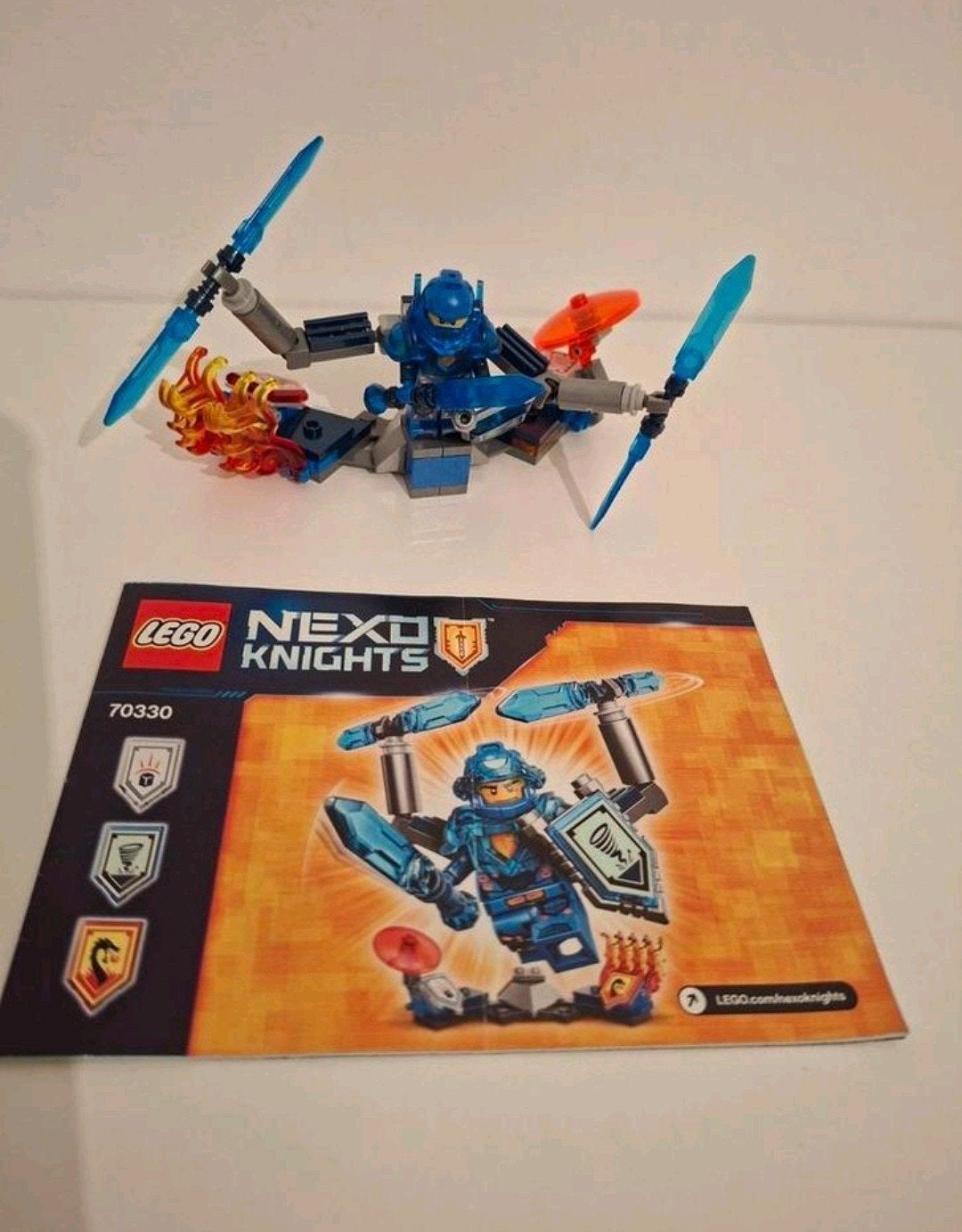 Lego nexo knights 70330 compleet met boekje, Compleet, Overige thema's, Lego, Ophalen of Verzenden