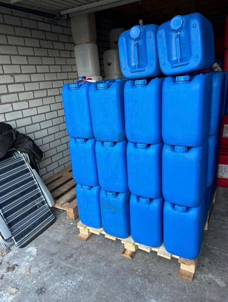 Jerrycans 20L, Ophalen